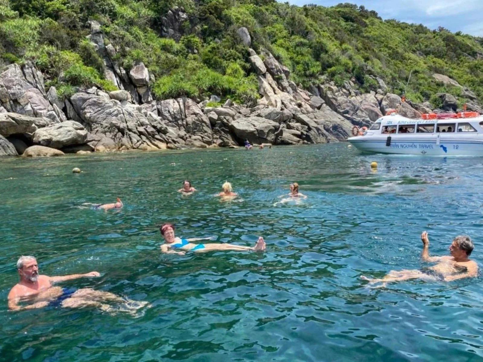 cham island snorkeling