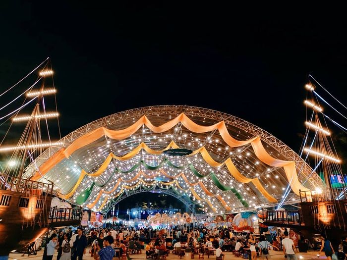 helio night market da nang