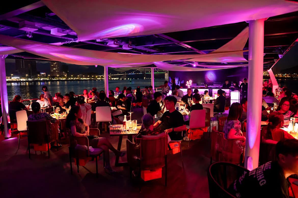 Poseidon cruise da nang