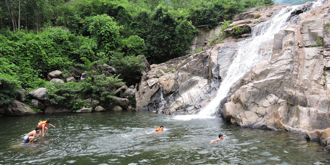 suoi mo waterfall dai loc